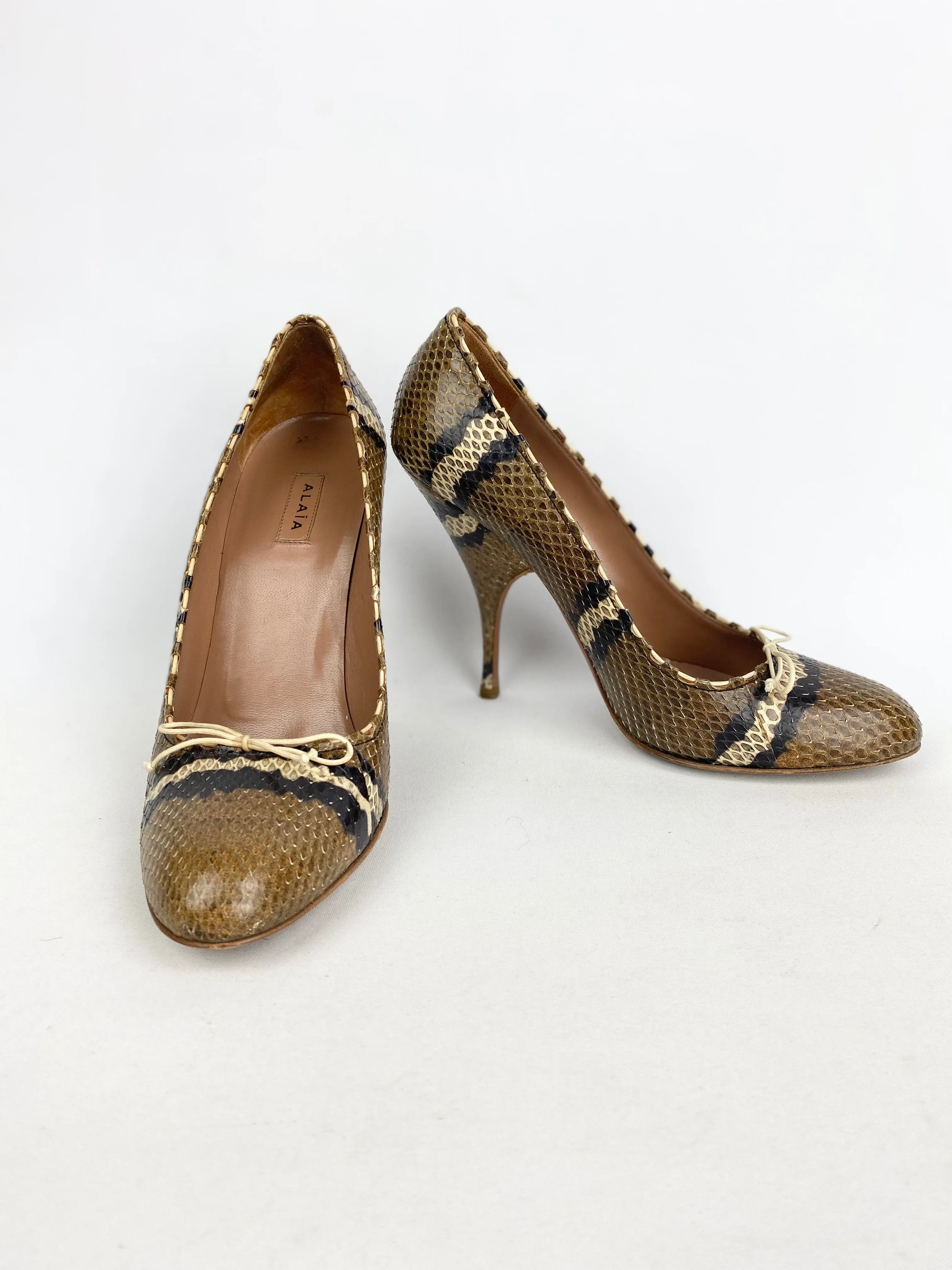 Alaïa Python Print Pumps - EU 38