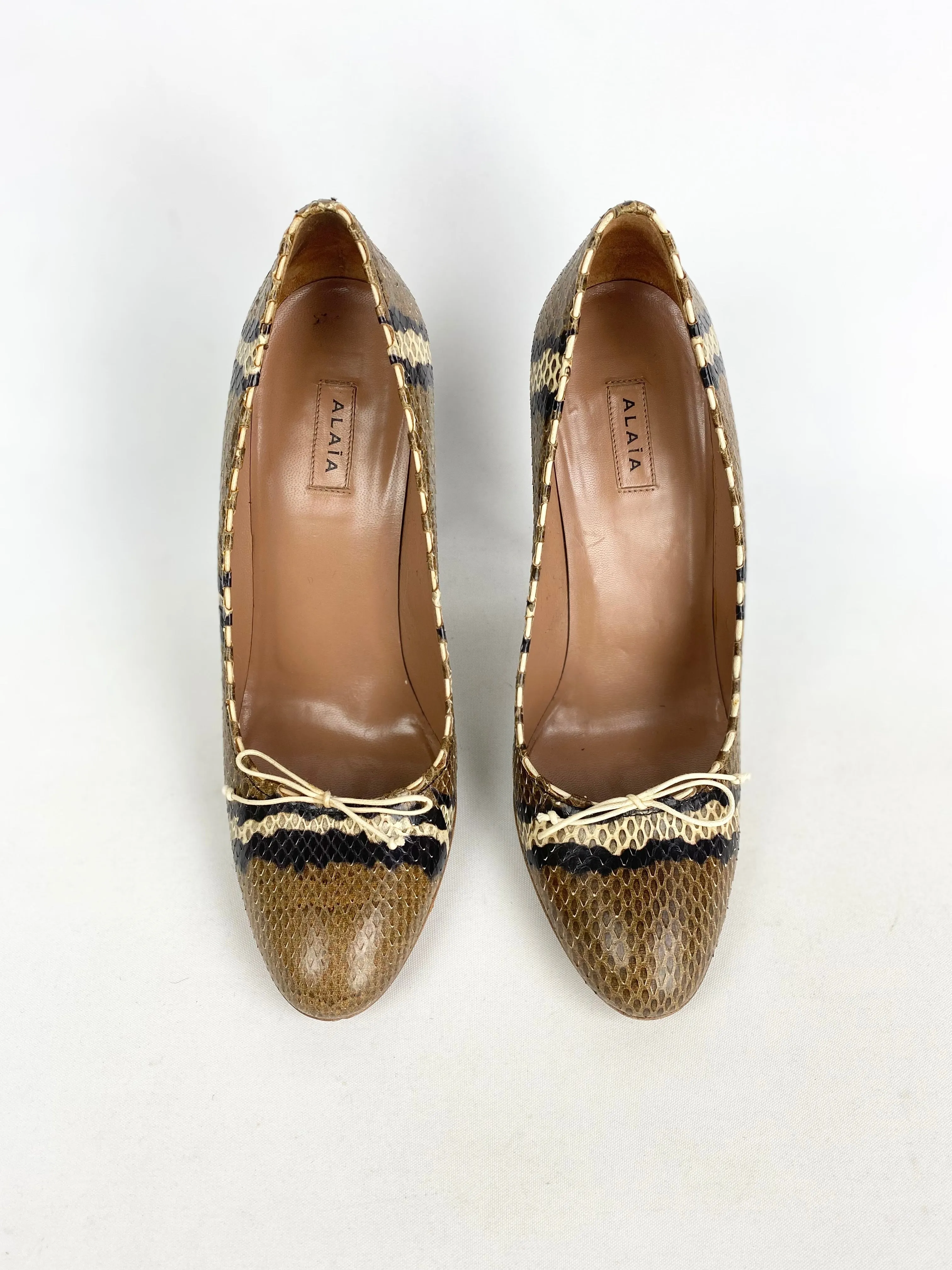 Alaïa Python Print Pumps - EU 38