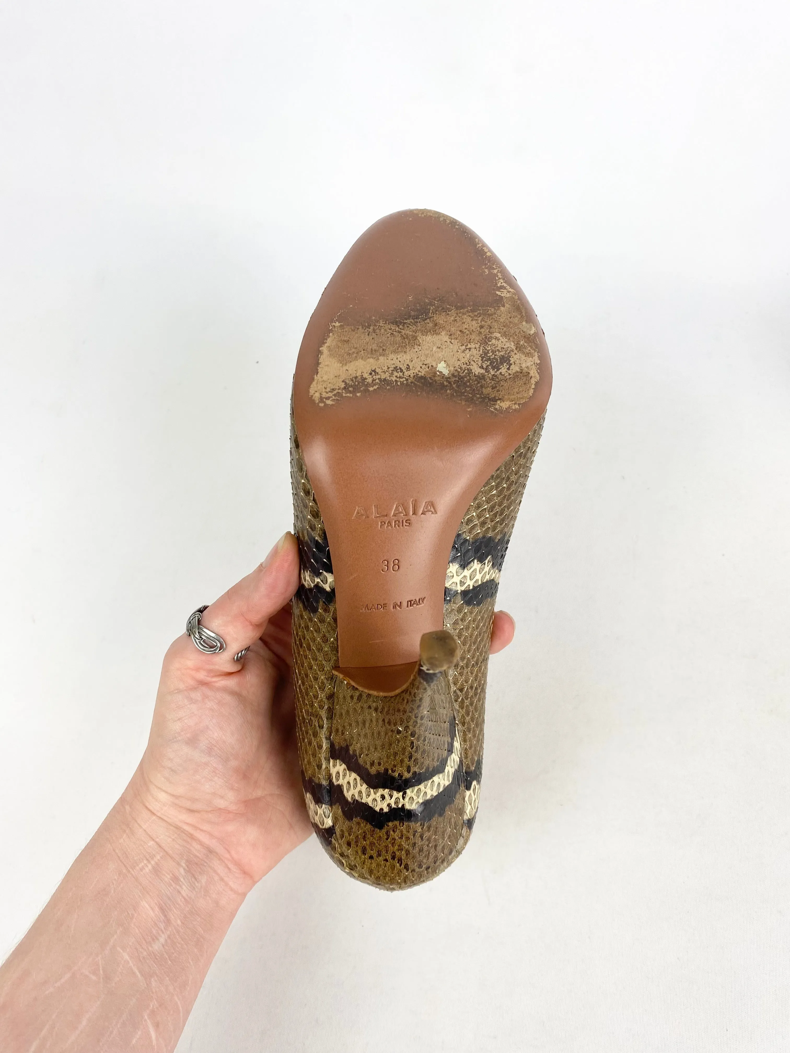 Alaïa Python Print Pumps - EU 38