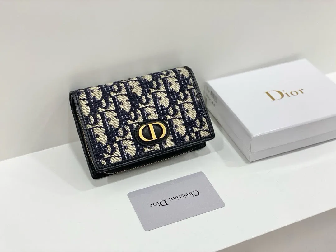 DR491 Small 30 Montaigne Wallet / 5.3x3.7x1.4inch