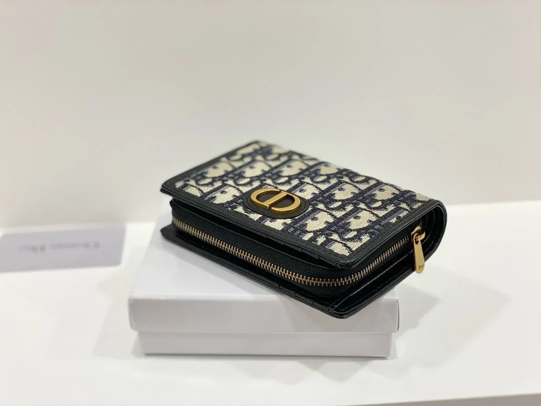 DR491 Small 30 Montaigne Wallet / 5.3x3.7x1.4inch