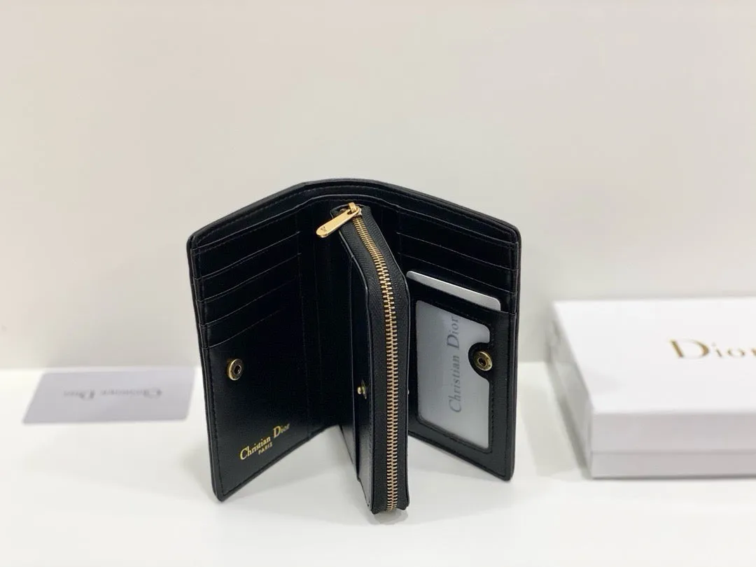 DR491 Small 30 Montaigne Wallet / 5.3x3.7x1.4inch
