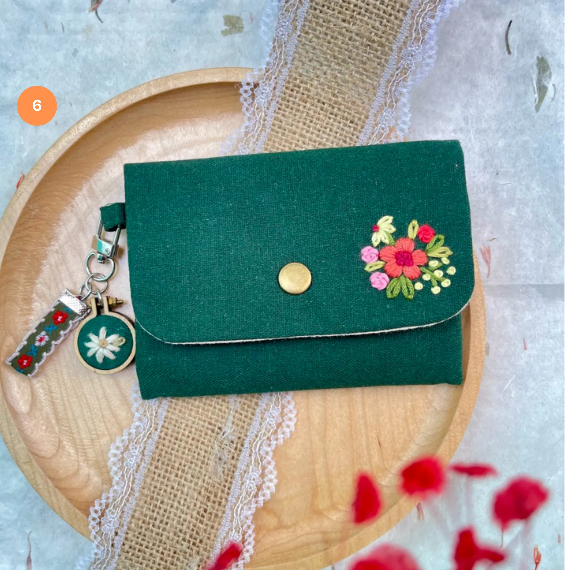 Embroidered linen wallet, Compact Women Wallet, handheld wallet, women wallet, embroidered purse, embroidery wallet, card wallet