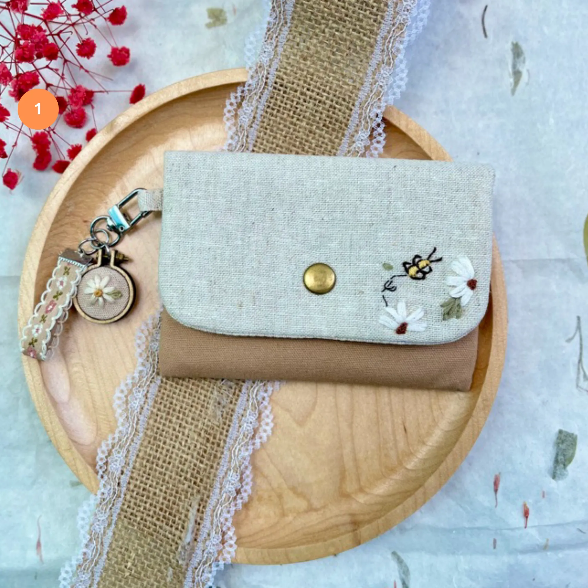 Embroidered linen wallet, Compact Women Wallet, handheld wallet, women wallet, embroidered purse, embroidery wallet, card wallet