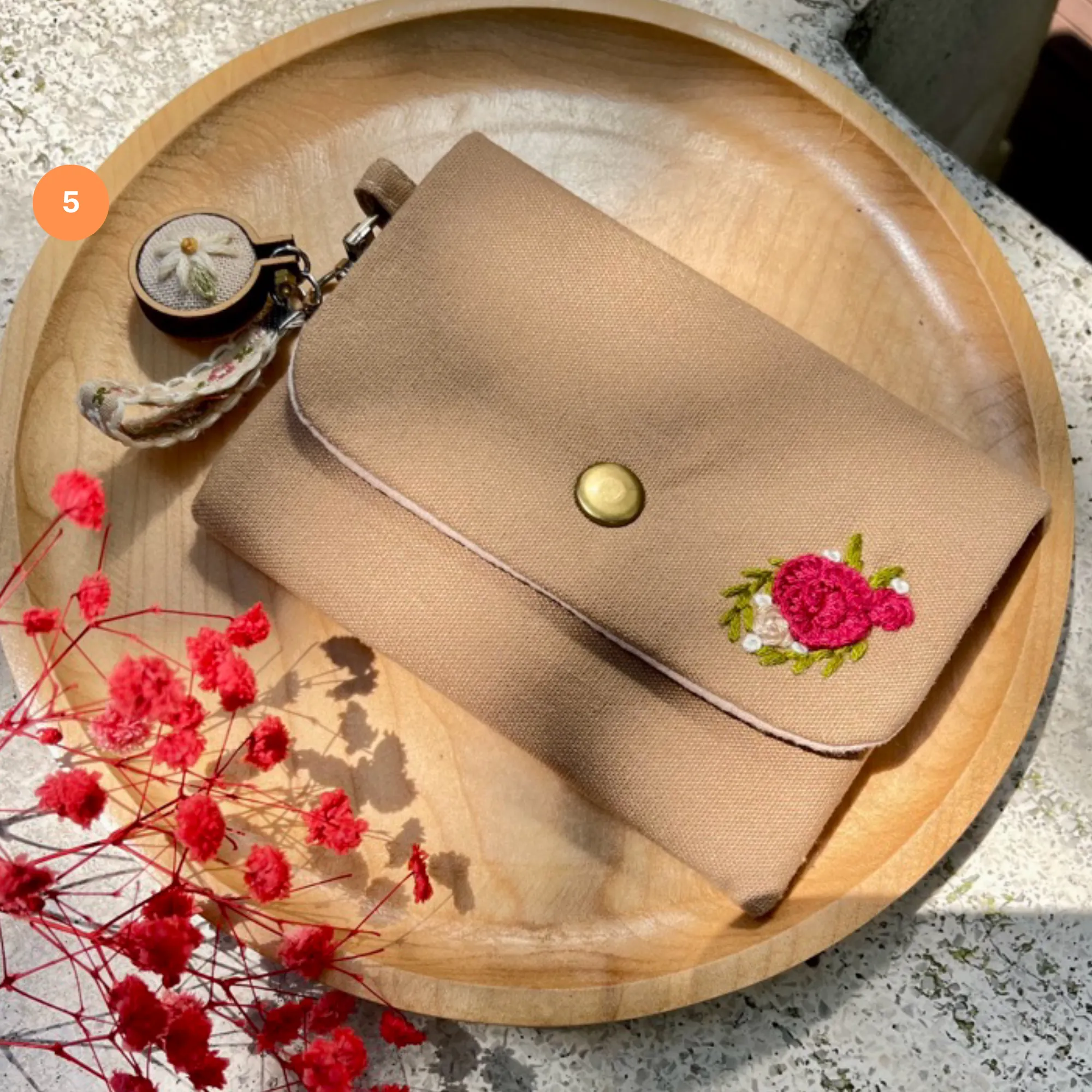 Embroidered linen wallet, Compact Women Wallet, handheld wallet, women wallet, embroidered purse, embroidery wallet, card wallet