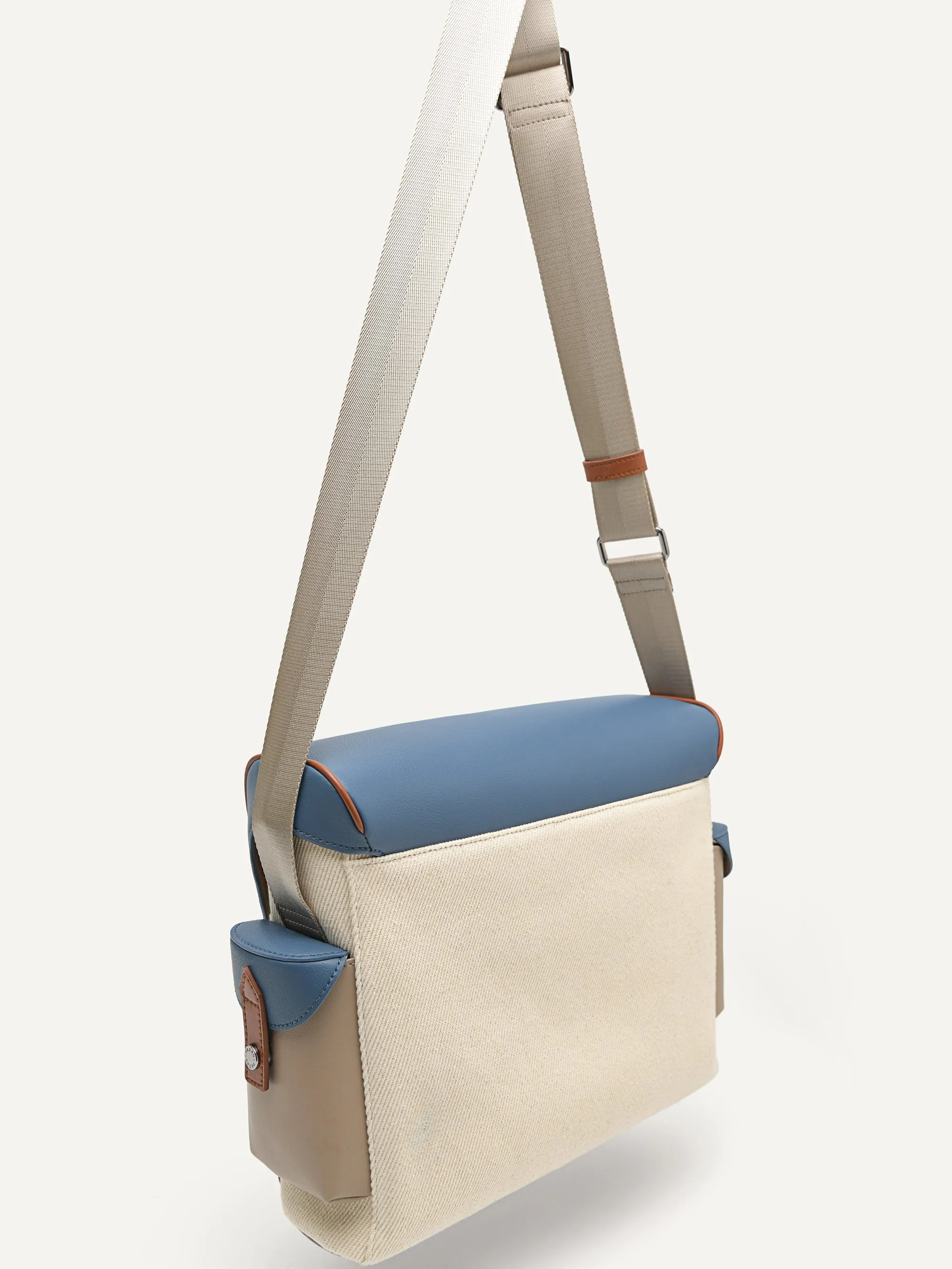 Jones Messenger Bag