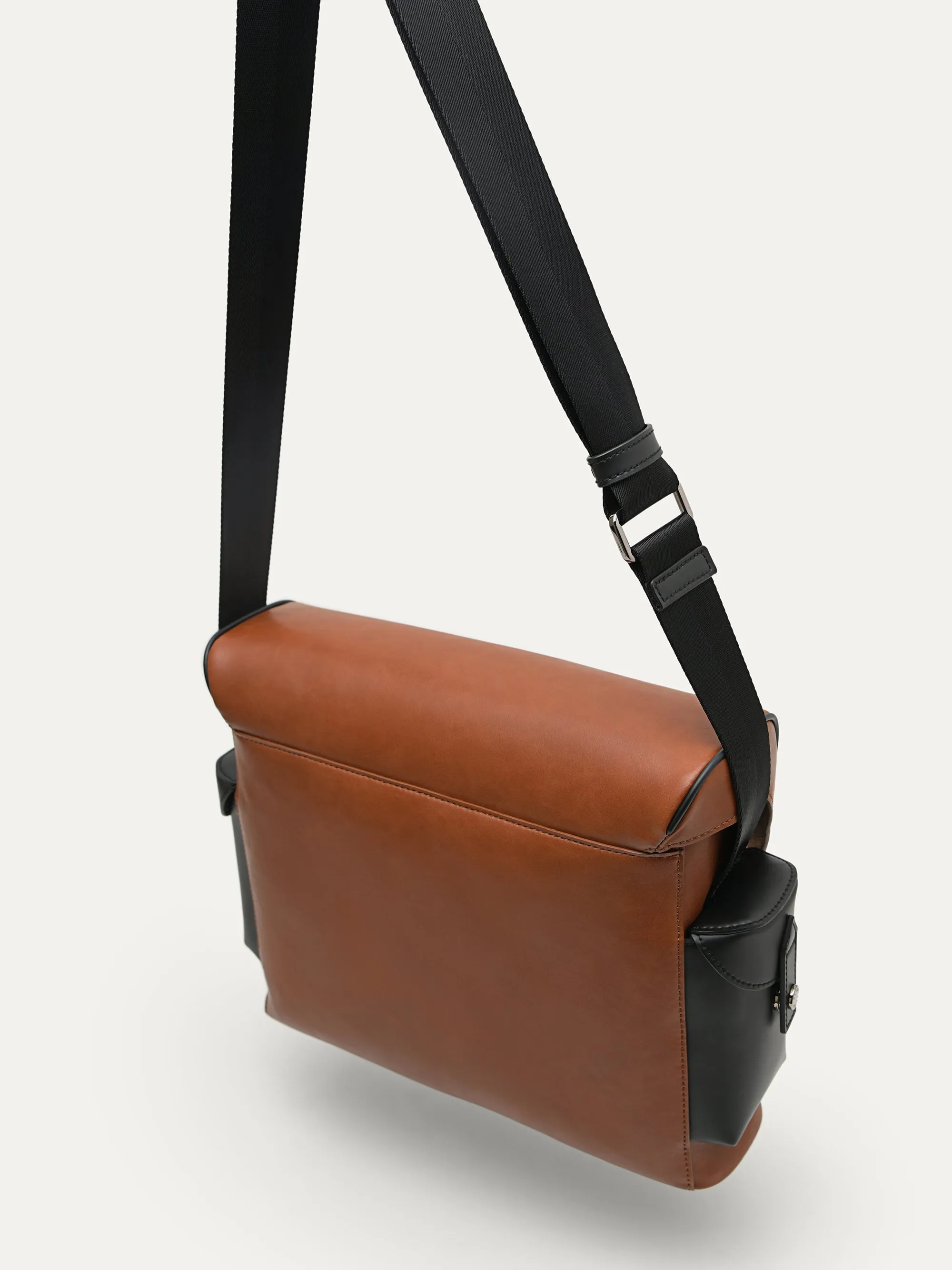 Jones Messenger Bag