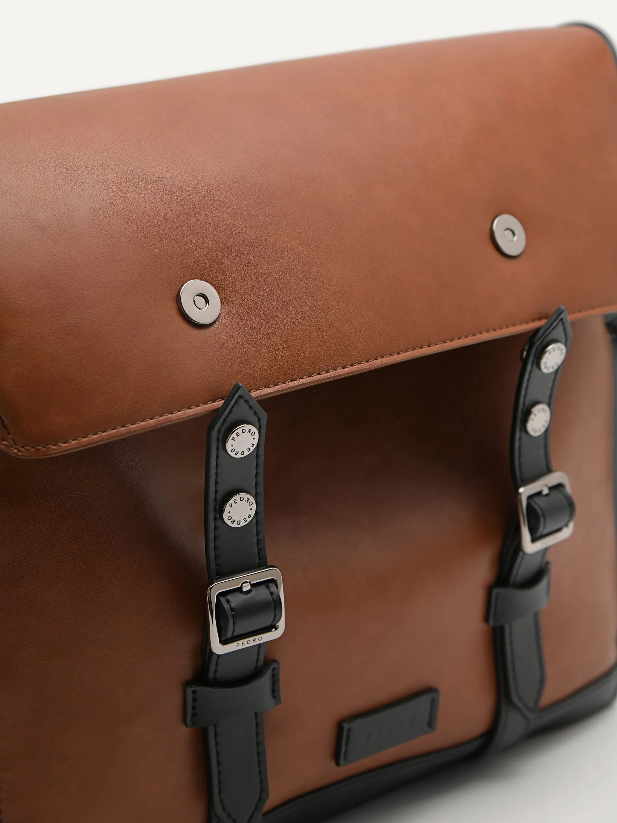 Jones Messenger Bag
