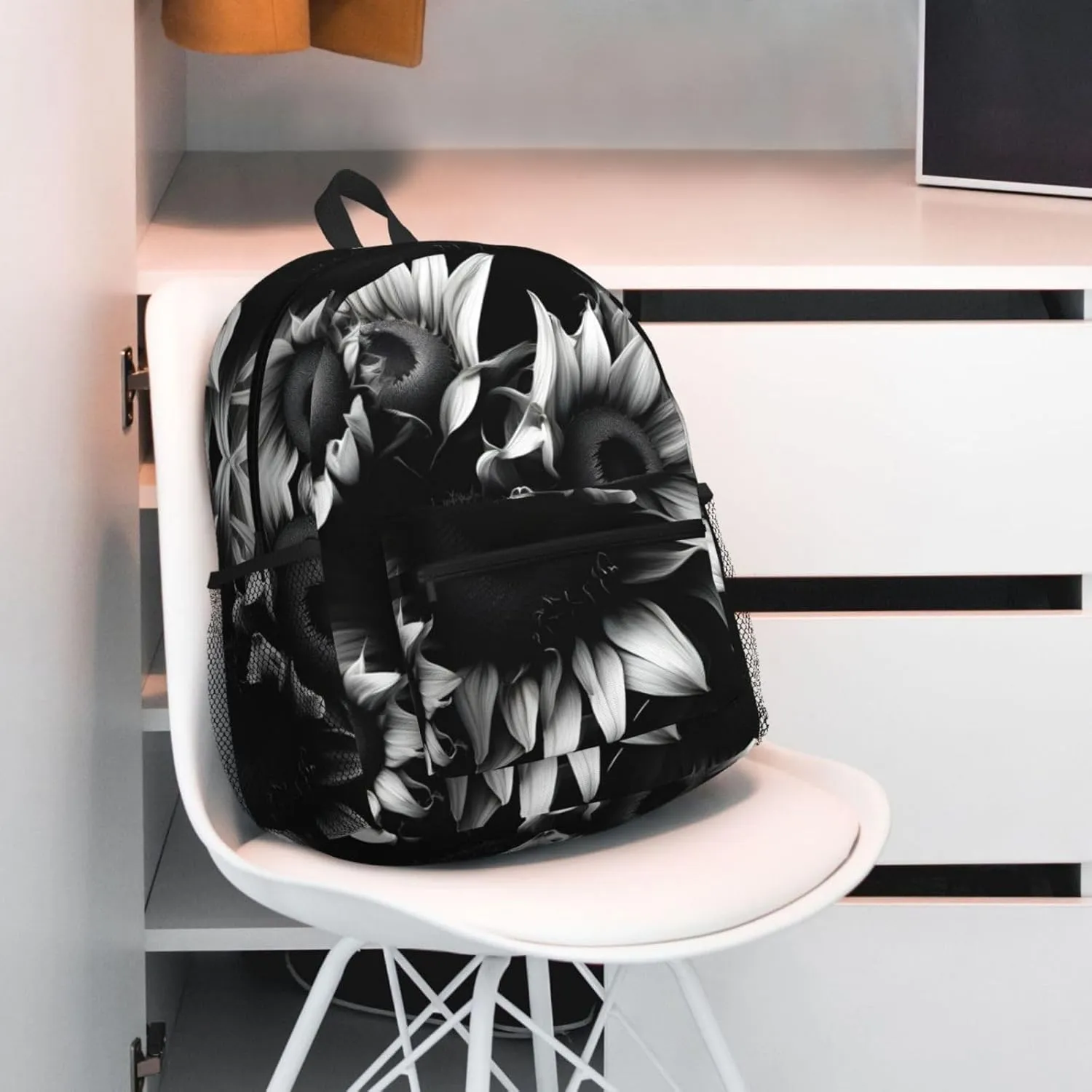 Lightweight Laptop Backpack,Casual Daypack Travel Backpack Bookbag Work Bag for Men and Women-black and white sunflowers