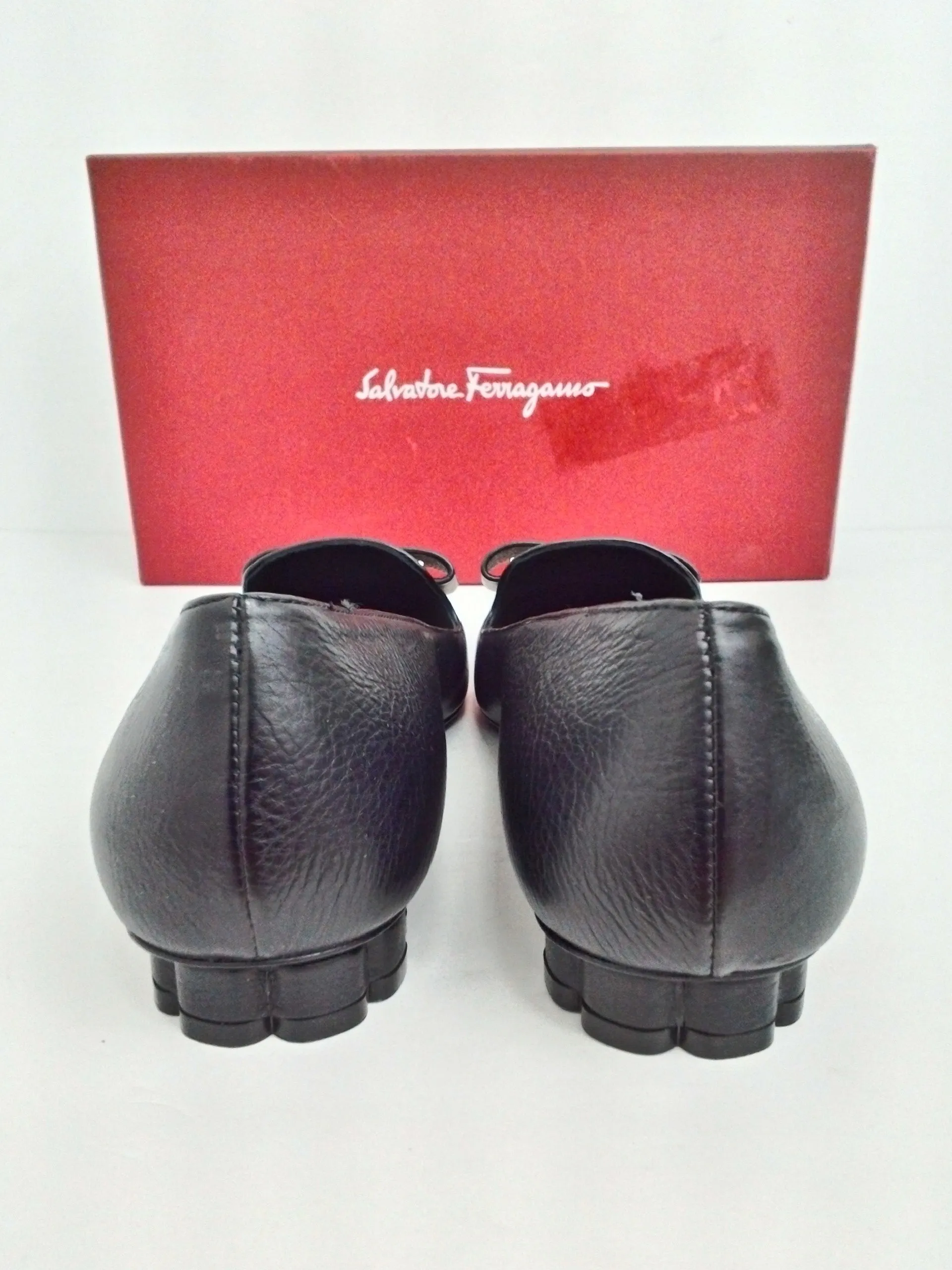 Salvatore Feragamo Women's Varina SHe Nero Size 6 B