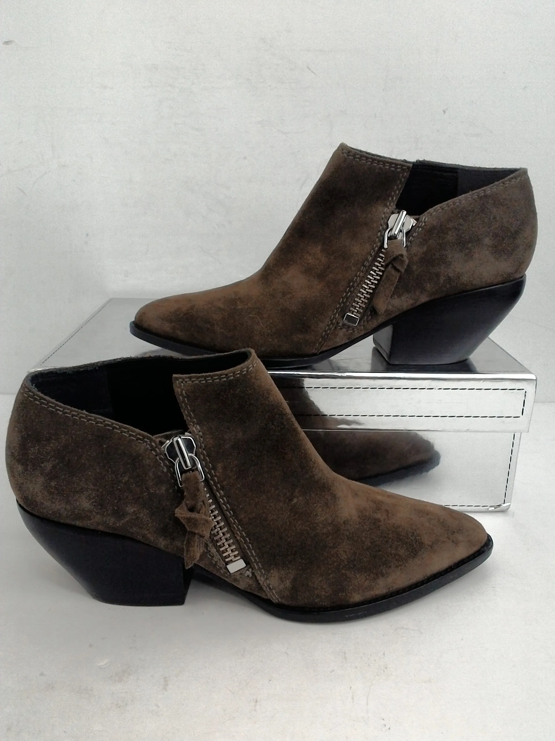 Sigerson Morrison Women's Hannah Olive Sensory Leather Booties Size 37